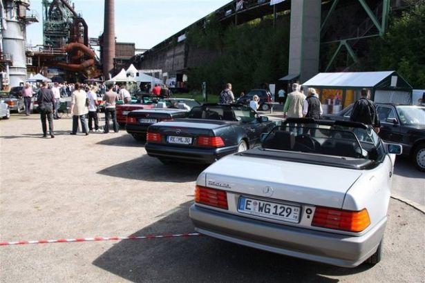 <p>Mercedes severler Almanya'nın Hattingen kentinde buluştu. Mercedes kulübü tarafından her sene düzenlenen etkinlik kapsamında Mercedes klasikleri ve son model Mercedes'ler bir araya geldi. İşte o otomobiller....</p>
<p> </p>