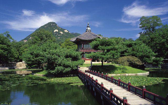 <p>94- Jeju, Güney Kore<br />
2013 ziyaretçi sayısı: 1,779.2<br />
2014 ziyaretçi sayısı: 1,940.7</p>
