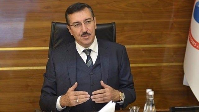<p>GÜMRÜK VE TİCARET BAKANI BÜLENT TÜFENKCİ<br />
<br />
Ankara Üniversitesi Hukuk Fakültesi</p>