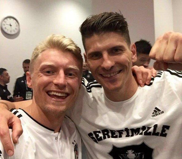 <p>Andreas Beck: "Başardık! Hep birlikte başardık! Hepinize sonsuz teşekkürler!!!"</p>