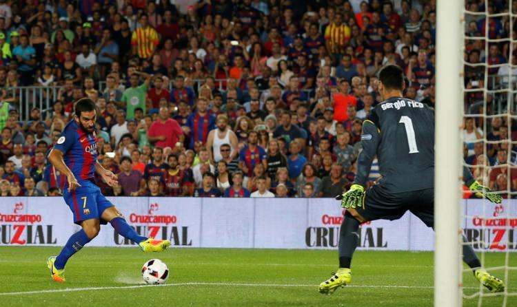 <p>Sport gazetesinde ise şu değerlendirmeye yer verildi:<br />
<br />
"Arda, hiç şüphe yok ki Barcelona’daki en iyi futbolunu Sevilla karşısında oynadı. Neymar’ın boşluğunda forvette sol kanatta üçüncü maçına çıktı ve burayı doldurabileceğini goller atarak kanıtladı. Arda, geçtiğimiz sezon 13’ü ilk 11’de olmak üzere oynadığı toplam 25 maçta attığı iki golü, bu sezon Süper Kupa’nın rövanşında attı. Neymar’ın yokluğunu iyi değerlendiren Arda, Luis Enrique’nin güvenini daha fazla kazandı."</p>