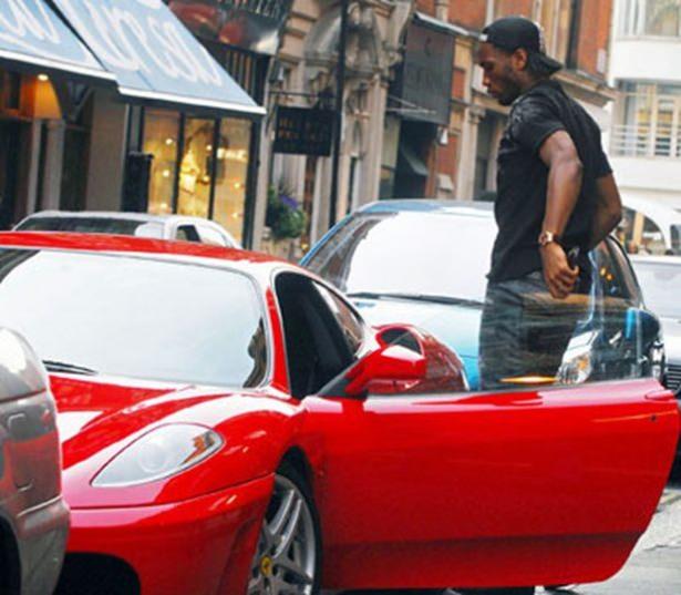 <p><span style="color:rgb(253, 253, 253)">Didier Drogba</span><br />
<span style="color:rgb(253, 253, 253)">Ferrari F430</span></p>
