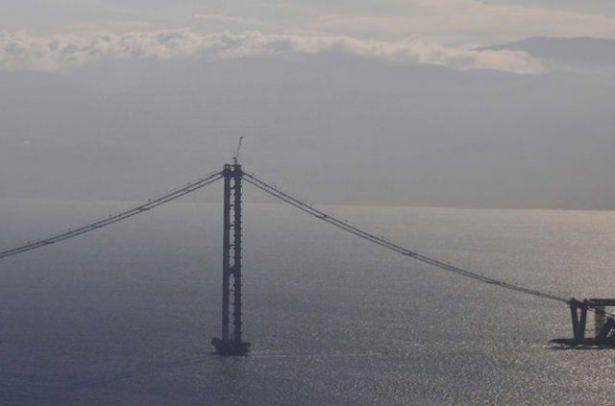 <p>Köprünün fayda sağlayacağı bölgelerde konut fiyat ve kiraları yaklaşık yüzde 15 ila 25 oranında arttı. Bölgelere daha çok İstanbul ve Araplardan talep olduğu belirtiliyor.</p>
<p> </p>