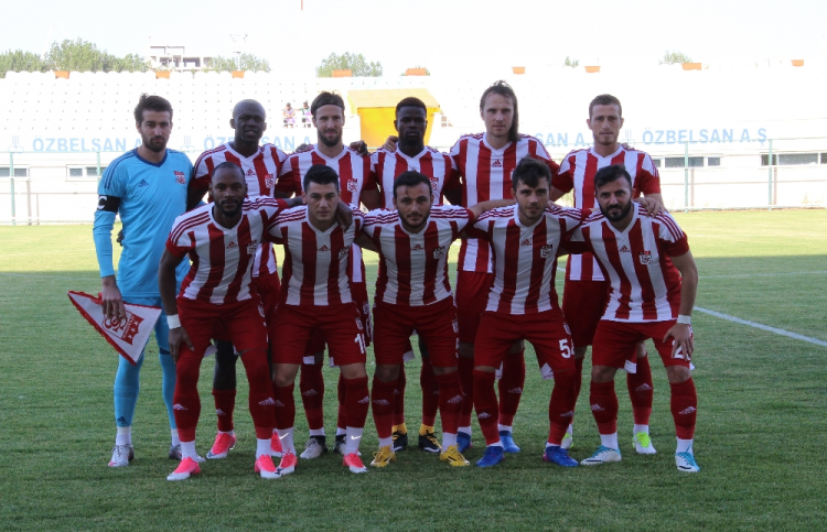 <p>Süper Lig: Sivasspor<br />
<br />
(Süper Lig'de 11 Yıl)</p>
