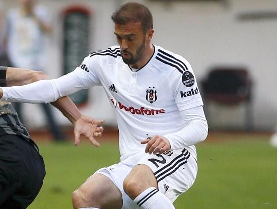<p><strong>Serdar Kurtuluş (Sağ bek)</strong><br />
<br />
Beşiktaş ==> Antalyaspor Bonservissiz</p>
