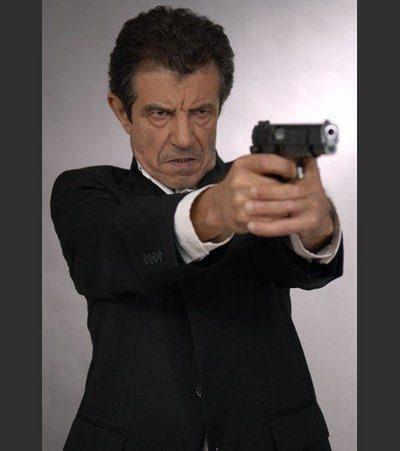 <p>Son yıllarda bir çok filmde rol alan Akman senaristlik ve yapımcılık da yapmaktadır.</p>
<p> </p>