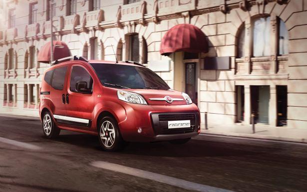 <p>Fiat Fiorino 37 bin 900 TL. 30 bin TL'lik kısmı için 15 ay faizsiz ya da 24 bin TL'lik kısmı için 20 ay faizsiz kredi sunuluyor.</p>