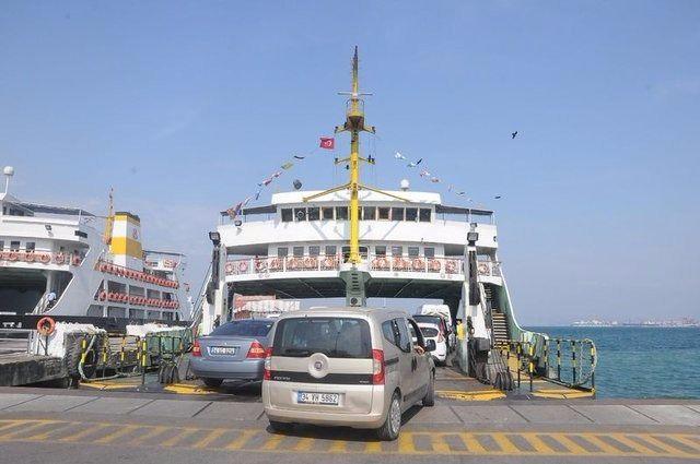 <p><strong>30 HAZİRAN’DA BAŞLIYOR</strong><br />
İDO’nun işlettiği Eskihisar- Topçular hattında ise otomobiller tek yön için feribota 60 TL ödüyor. 30 dakika süren yolculukta kamyonların feribotlara ödediği ücret ise şu anda tek yön 115 TL.</p>