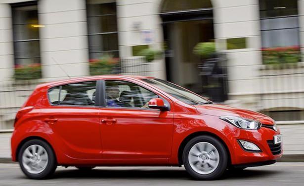 <p>Hyundai İ20 1.4 CRDI 90 HP Dizel Ortalama yakıt tüketimi 100 kilometrede 4.6 litre</p>
<p> </p>
