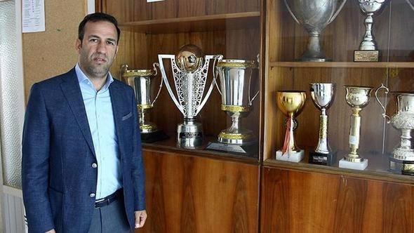 <p>Malatyaspor<br />
<br />
Adil Gevrek<br />
<br />
Sam Plastik<br />
<br />
Plastik</p>