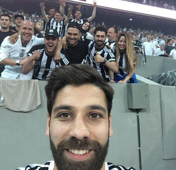 <p>Olcay Şahan'ın selfie'si</p>
