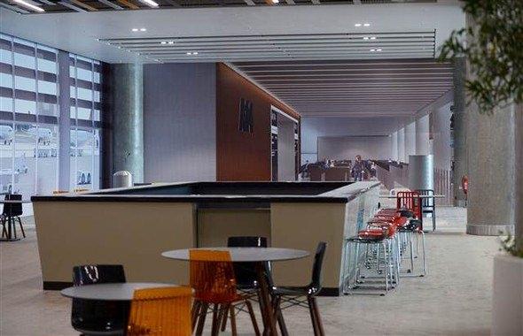 <p>Çok prestijli bir kule tasarımı seçtiğimize inanıyoruz. Biliyorsunuz, yeni jenerasyon havalimanlarında kule bir sembol olma niteliği taşıyor. Bu anlamda biz bu işe çok önem verdik ve dünyanın en iyi mimarlarını yarıştırdık. </p>
