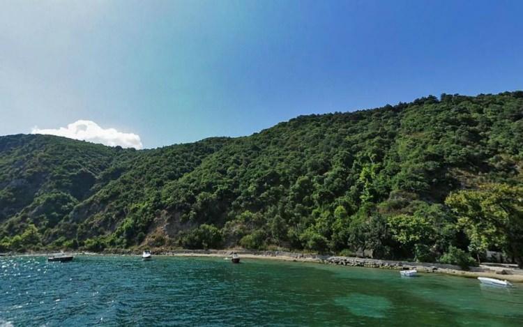 <p><strong>Menekşe Kadınlar Plajı</strong></p>
<p><strong>Ücret:</strong> Rumeli Kavağı'ndan kalkan bir tekne en fazla 50 liraya, Sarıyer'den kalkan bir tekne ise 100 liraya sizi plaja götürecektir.</p>