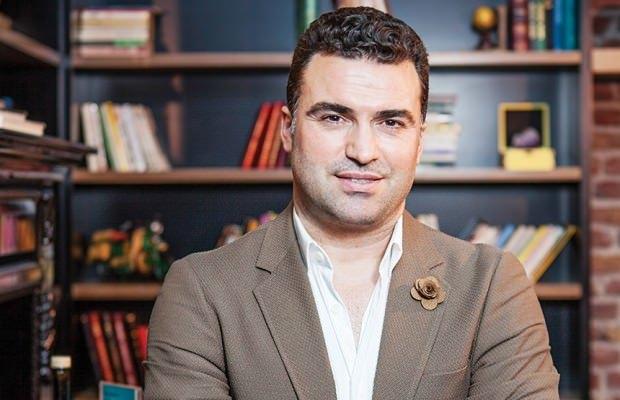 <p>Hakan Ünsal: Yeni ve büyük bir Türkiye'nin kuruluşuna şaitlik ettiğimiz bu günlerde en çok ihtiyaç olan bu değişiklikler için bende varım diyorum.Büyük millet olmak için evet diyorum</p>