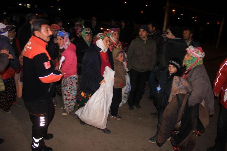 <p>Çanakkale'de üst üste meydana gelen depremlere ilişkin AFAD Başkanı Bilden vatandaşları uyardı.</p>