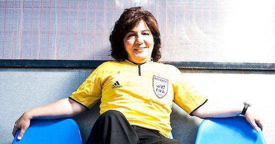 <p><strong>Lale Orta</strong></p>

<p>İlk FIFA kokartlı kadın hakem</p>

