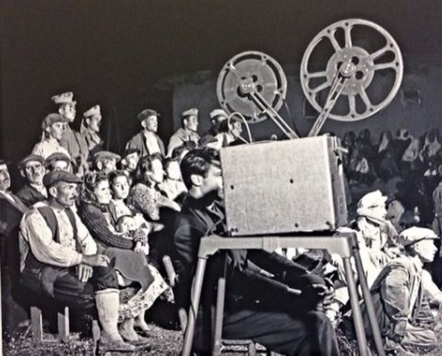 <p>29. Yerel Medya Özendirme Yarışması Ödül Töreni çerçevesinde TBMM Sergi Salonu'nda açılan "Ankara 1930-1960" Fotoğraf Sergisi...</p>

<p> </p>
