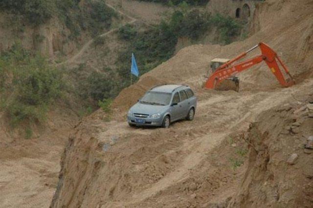<p><strong>GARİPLİKLER ÜLKESİ ÇİN!</strong></p>
<p>Bu fotoğraflar Çin'de bir köyde çekildi. </p>
