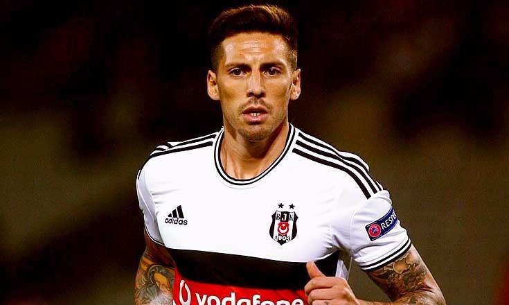 <p>Jose Sosa</p>
<p>Beşiktaş, Jose Sosa'yı 2014-15 sezonu başında Metalist'ten 1.4 milyon Euro'ya kiralamış, sonraki sezonda ise 2 milyon Euro bonservisle takıma kazandırıldı.</p>
