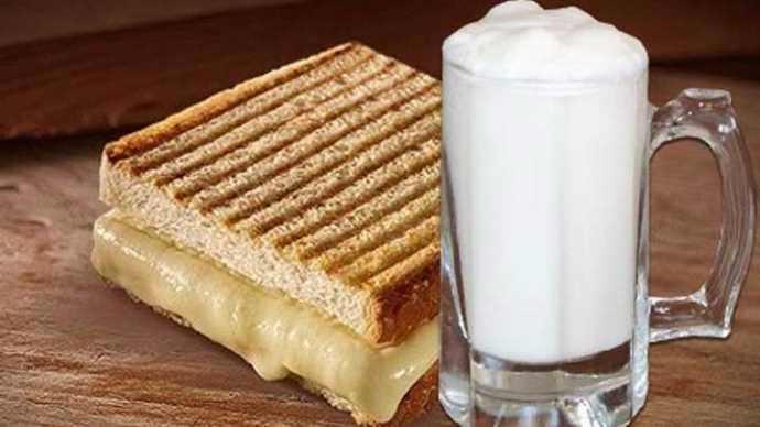 <p>Türk mutfağının en eski içecekleri arasında olan bu leziz içecek kalsiyum, potasyum gibi minerallerin yanında A, B2, B6 VE B12 gibi vitaminleri de içerir.</p>
