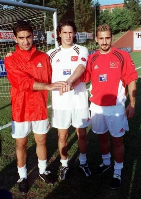 <p>ÜMİT ÖZAT, ÜMİT DAVALA, ÜMİT KARAN</p>
<p> </p>