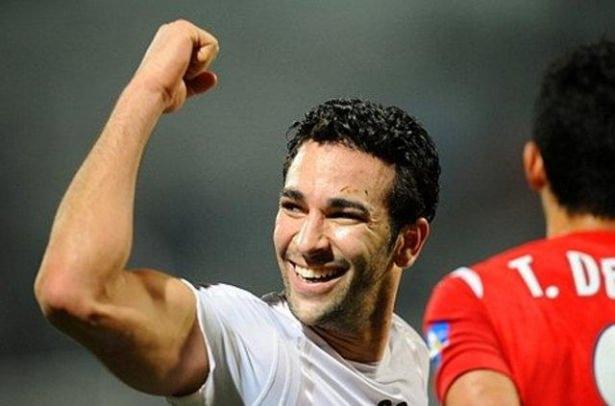 <p>ADİL RAMİ<br />
<br />
Valencia'nın eski kulübü Lille’in bağış toplama etkinliğine gitmesine izin verdiği oyuncu, ödemli ayağına dikkat etmeyip Gangnam Style dansı yaparak ayağındaki yaranın kötüleşmesine yol açtı ve üç maç daha kaçırdı.</p>