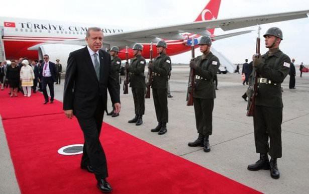 <p>Cumhurbaşkanı Recep Tayyip Erdoğan, ilk yurtdışı gezisine HABOM hangarında boyanan ve 'TUR' adı verilen uçakla gerçekleştirdi.</p>

<p> </p>
