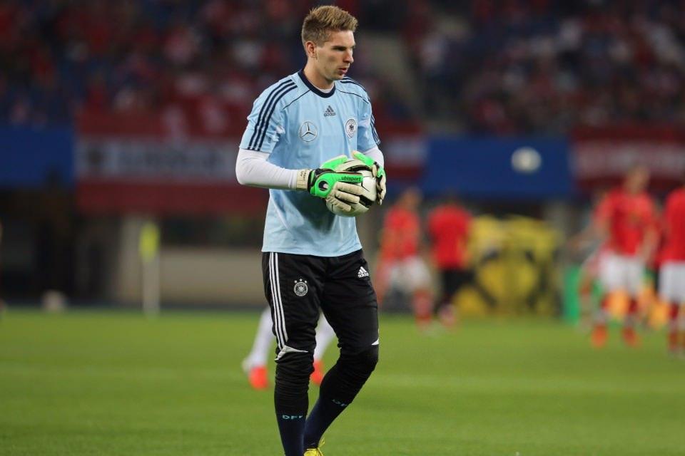 <p><strong>Ron-Robert Zieler</strong><br />
<br />
Hannover96 ==> Leicester City 3.5 milyon Euro</p>
