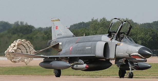 <p><strong>30 Eylül 2013: </strong>Sivas'ın Kangal ilçesi yakınlarında düşen 173. Filo'ya ait RF-4E uçağında Binbaşı Serdar Çeliker, Yüzbaşı Fatih Tüm atlayarak kurtuldu. <br />
</p>