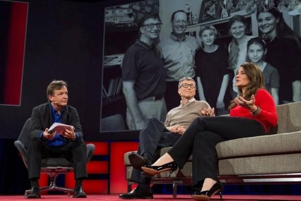 <p>Bill Gates, 81 milyar dolarlık servetine rağmen kendi çocuklarına yalnızca 10 milyon dolar verdi. Konuyla ilgili sorulara ise "Çocuklarınıza çok fazla para yardımında bulunmak onlara iyilik yaptığınız anlamına gelmiyor" diyerek cevap verdi.</p>
