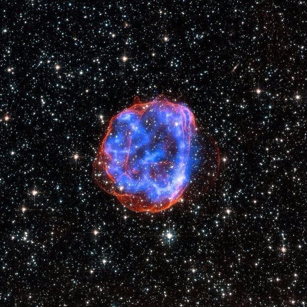 <p>Bilim adamları, 2 milyon yıl önce kozmik semtimizde meydana gelen olayda, -yıldızlar ömrünün sonunda patladığında-, bir grup süpernovanın bulgularını buldu.</p>
