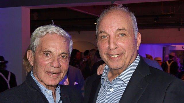 <p>64- David & Simon Reuben - 15.3 milyar dolar</p>
<p>yatırımlar, gayrimenkul - Birleşik Krallık</p>