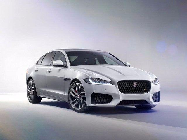 <p><strong>JAGUAR XF </strong><br />
Yuvarlak bombeli hatlarıyla üst segment XF modeli ikinci kuşağıyla piyasaya çıkmaya hazırlanıyor.</p>