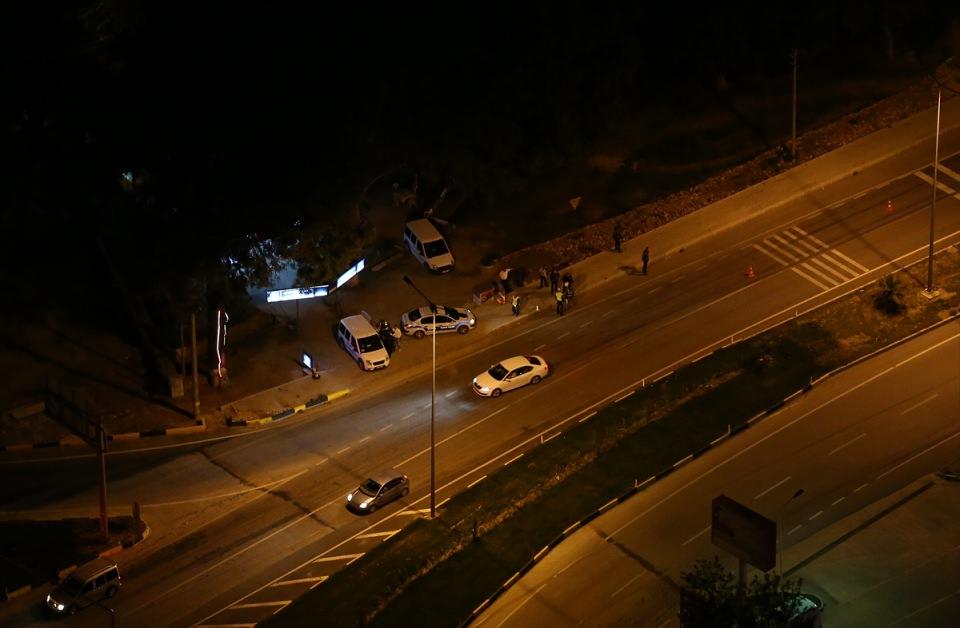 <p>Fedai, uçuş sürecinde kule ve yerdeki birimlerle sürekli emniyet kanalından bağlantı yaptıkları 5 telsiz ve 2 navigasyon cihazı ile teknolojinin gerektirdiği diğer destekleyici cihazlardan da faydalandıklarını kaydetti.</p>

<p> </p>
