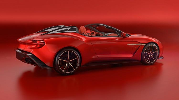 <p>Tüm Aston Martin Vanquish Zagato araçlarında aynı standart motor kullanılacak. 582 beygir gücünde 6.0 litre 12 silindir motorlar oldukça güçlü.</p>
