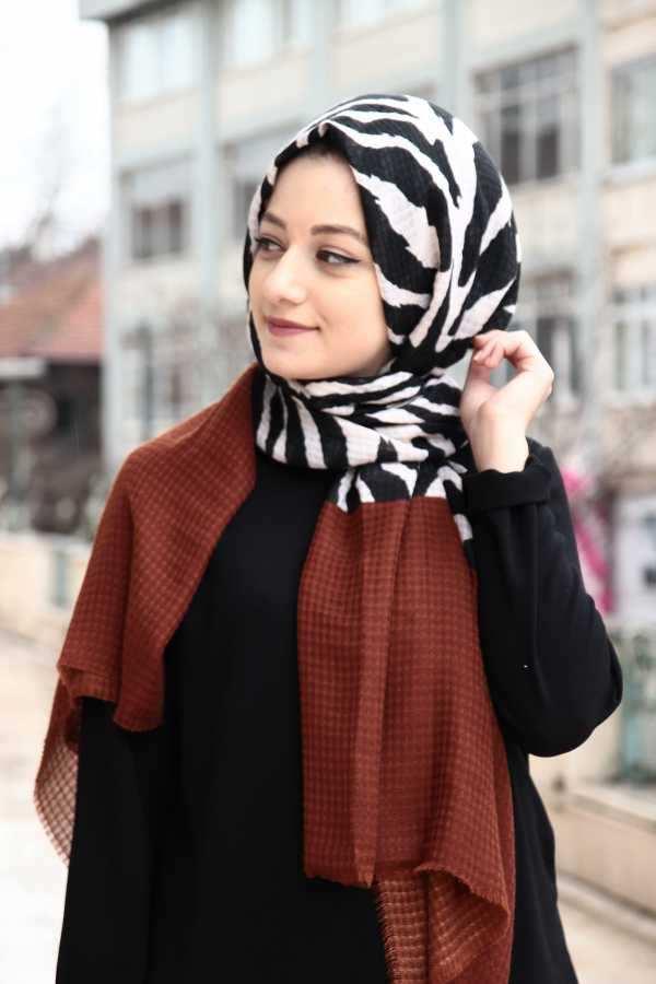 <p><strong>İşte rahatlıkla kullanılabilen file şallar...</strong></p>