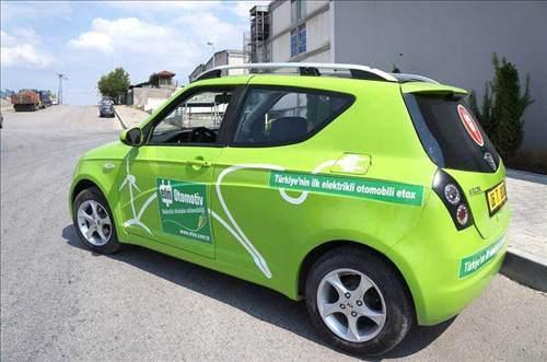 <p><strong>HEDEF ÜRÜN LİSTESİ</strong><br />
<br />
Büyük ölçekli yatırımlar, stratejik sektörler teşvik edilecek. Enerji sektöründe girdi mahiyetindeki yüksek katma değer sağlayacak hedef ürünler listesi çıkarılacak. Elektrikli araçlar için prototip batarya üretilecek.</p>