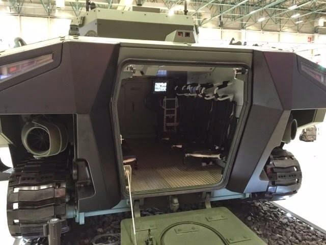 <p><strong>Lazer korumalı cam</strong></p>
<p>Kaplan'da sürücüye, araç içerisinden dışarıyı izleme ve çepeçevre görüş imkanı sağlayan lazer korumalı cam periskoplar bulunuyor.</p>
<p>Kaplan'da sürücüye, araç içerisinden dışarıyı izleme ve çepeçevre görüş imkanı sağlayan lazer korumalı cam periskoplar bulunuyor.</p>