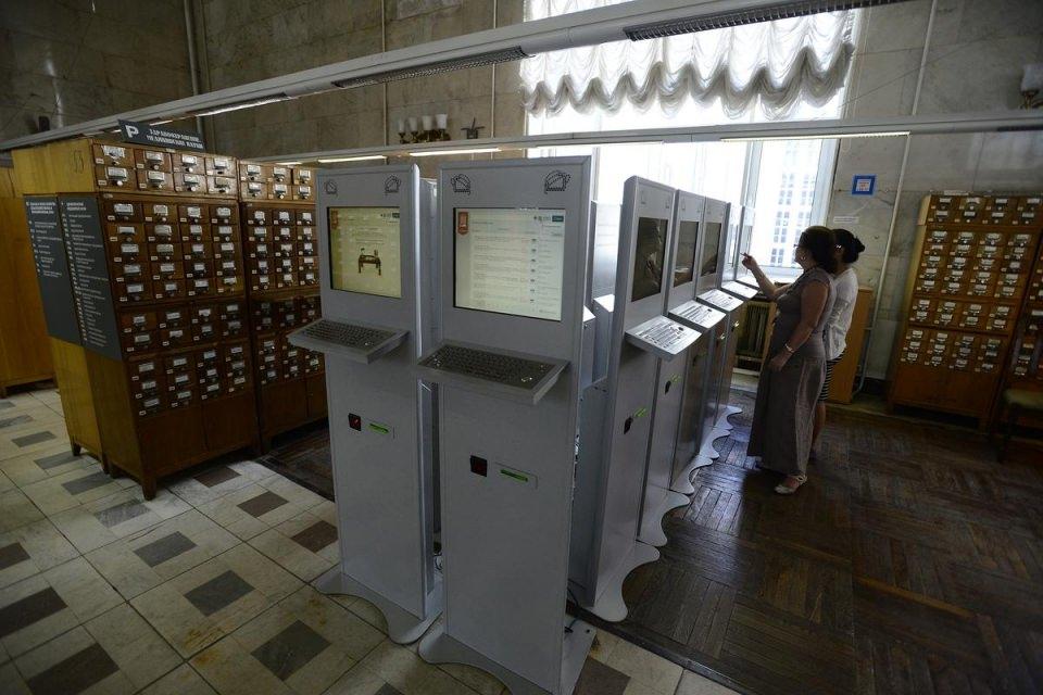 <p>Moskova'da bulunan ve &nbsp;Avrupa'nın en b&uuml;y&uuml;k k&uuml;t&uuml;phanesi olarak g&ouml;sterilen Rusya Devlet K&uuml;t&uuml;phanesi'nde, Rusya ve yabancı &uuml;lkelerde basılan 367 farklı dilde kitap ve nadir belgeler bulunuyor.</p>

<p>&nbsp;</p>
