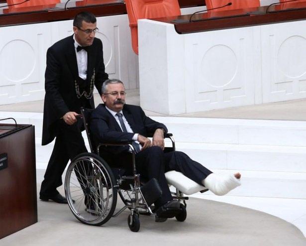 <p>Bu arada ve geçtiğimiz günlerde amelıyat geçiren HDP Adana Milletvekili Rıdvan Turan için kabin kuruldu.</p>
