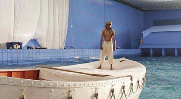 <p>Life of Pi <br />
<br />
Böyle hayal eder miydiniz? Gerçek sahne görüntüsü şaşırtıcı...</p>
