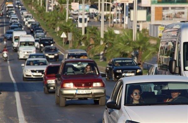 <p>Bodrum'da kilometrelerce kuyruk oluştu. </p>
<p> </p>