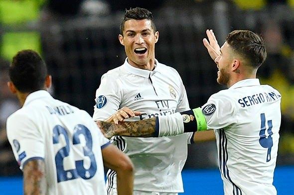 <p>Signal Iduna Park'taki maçta Real Madrid, 15. dakikada Ronaldo ve 68. dakikada Varane ile iki kez öne geçti.</p>

<p> </p>
