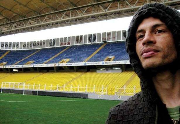 <p>Fenerbahçe’nin efsanevi kaptanı Alex De Souza, </p>
