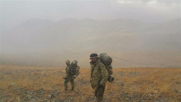 <p>HAKKARİ genelinde güvenlik güçlerinin PKK'ya yönelik operasyonları sürüyor. Türk Silahlı Kuvvetleri, Hakkari genelinde bugüne kadar 331 PKK'lının etkisiz hale getirildiğini açıkladı.</p>
<p> </p>