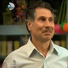 <p>1978'de ara verdiği sinema ve televizyona 1998'de "İkinci Bahar" dizisiyle geri dönmüştü. En son "Öyle Bir Geçer Zaman ki" dizinde rol almıştı.</p>

<p> </p>
