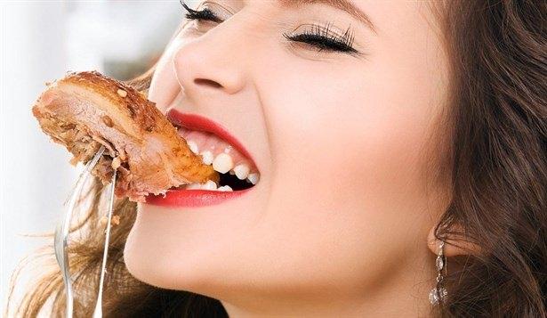 <p>Et tüketiminin yoğunlaştığı Kurban Bayramında, et tüketirken nelere dikkat etmeniz gerektiğini biliyor musunuz?</p>

