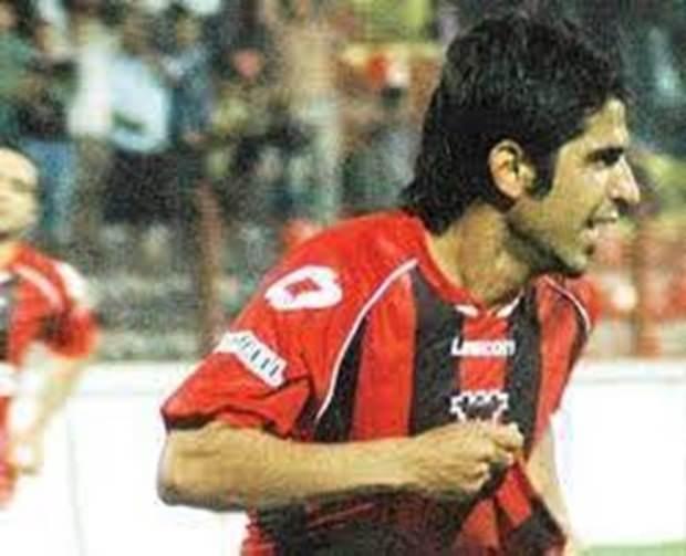 <p><strong>30. SANİYE</strong></p>
<p>2002-2003 sezonunda Gaziantepspor-Elazığspor maçında Gaziantepsporlu Erdal Güneş.</p>