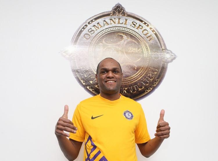 <p><strong>Osmanlıspor</strong></p>
<p><strong>Gelenler:</strong> Thievy Bifouma (Bastia), Luiz Carlos (El Ehli)</p>