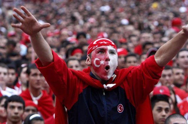 <p>İşte EURO 2008'de Türkiye'nin Avrupa dördüncüsü olmasında kritik rol oynayan futbolcular ve değerlendirmeleri...</p>
<p> </p>